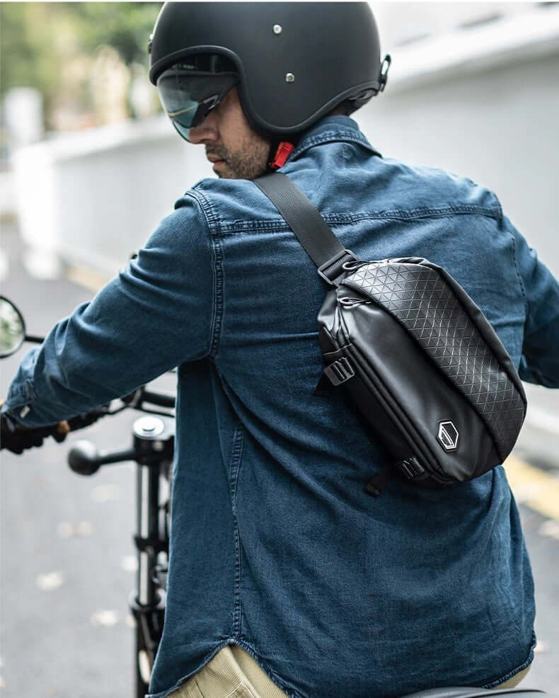 Crossbody Chest Shoulder bag backpack daypack for Hiking Motorcycle Scotter 3.5L